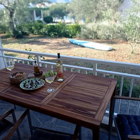 Villa Unfiltered - Kitchen, Wine And Hideaway