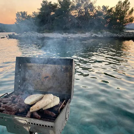 Unfiltered - Kitchen, Wine And Hideaway