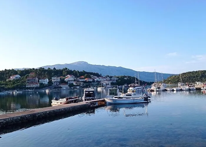 Willa Unfiltered - Kitchen, Wine And Hideaway