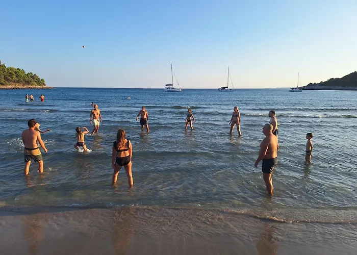 Unfiltered - Kitchen, Wine And Hideaway Willa