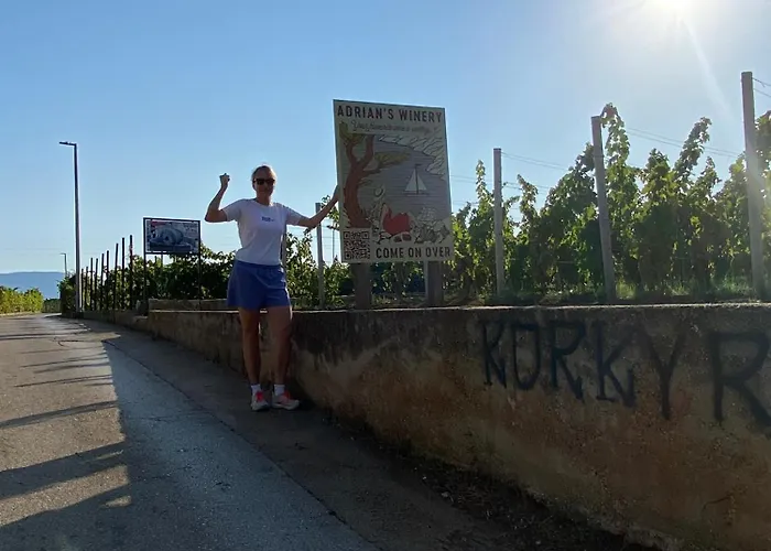 Unfiltered - Kitchen, Wine And Hideaway Lumbarda