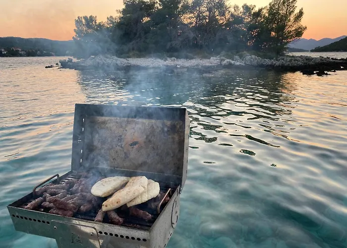 Unfiltered - Kitchen, Wine And Hideaway