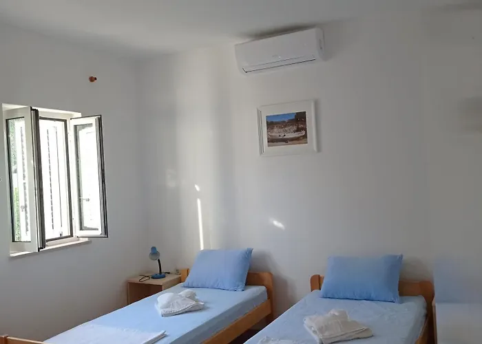 Villa Unfiltered - Kitchen, Wine And Hideaway Lumbarda