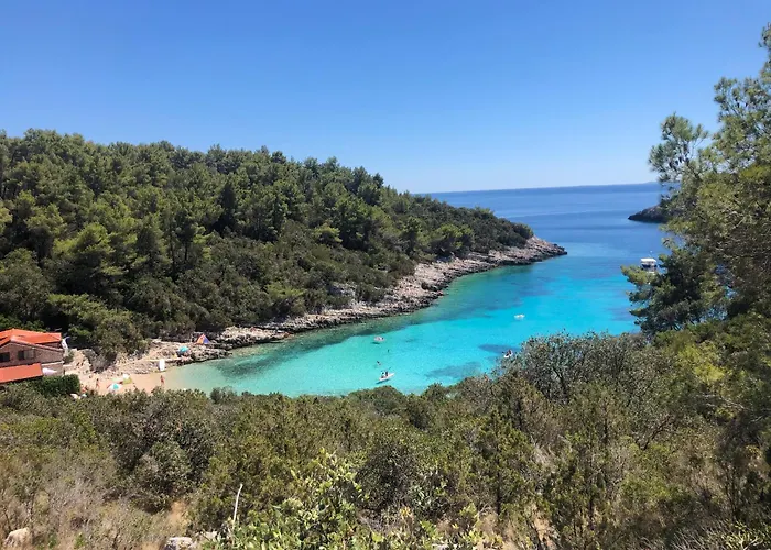 Unfiltered - Kitchen, Wine And Hideaway Villa Lumbarda