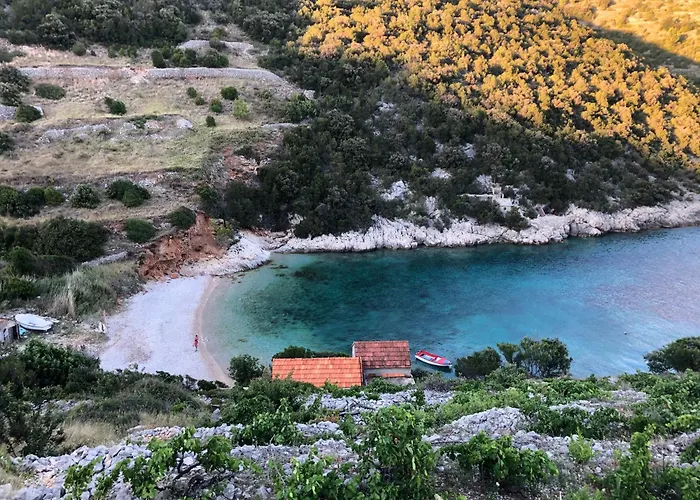 Villa Unfiltered - Kitchen, Wine And Hideaway