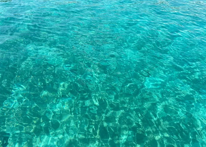 Unfiltered - Kitchen, Wine And Hideaway Lumbarda